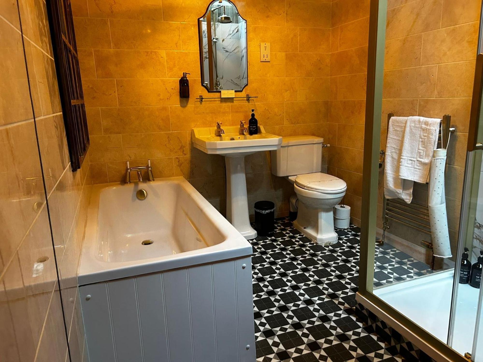 Golden Fleece York Hotel Екстериор снимка